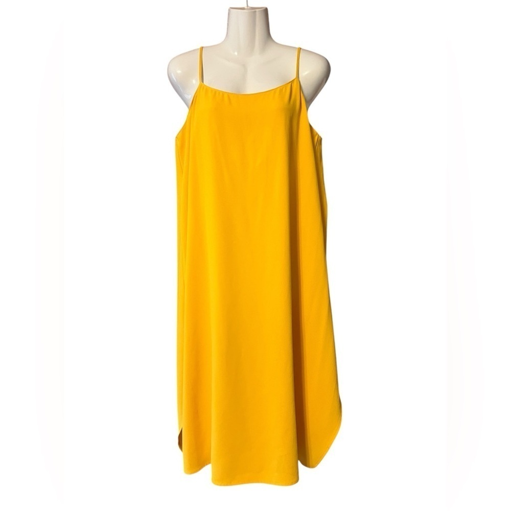 Trina Turk Women's Nara Carmel Crepe Midi Dress
Sz XL